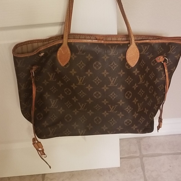 Authentic Louis Vuitton MM Neverful - Picture 2 of 8